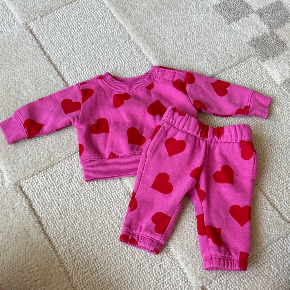 Cat and Jack pink hearts sweatsuit size newborn
